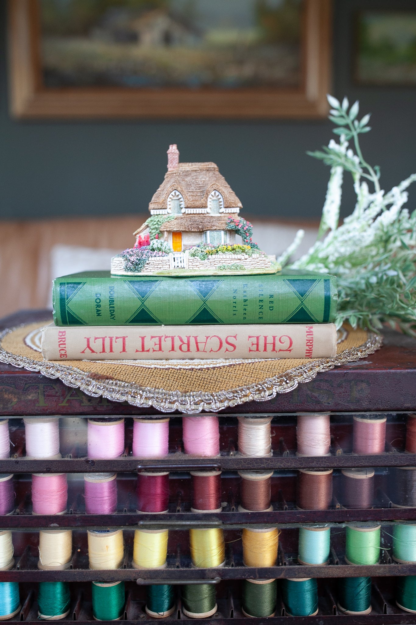 Lilliput Lane -Gertrude's Garden Liliput Lane 1993 Anniversary Cottage Collectible Decor- Cottage- Little House