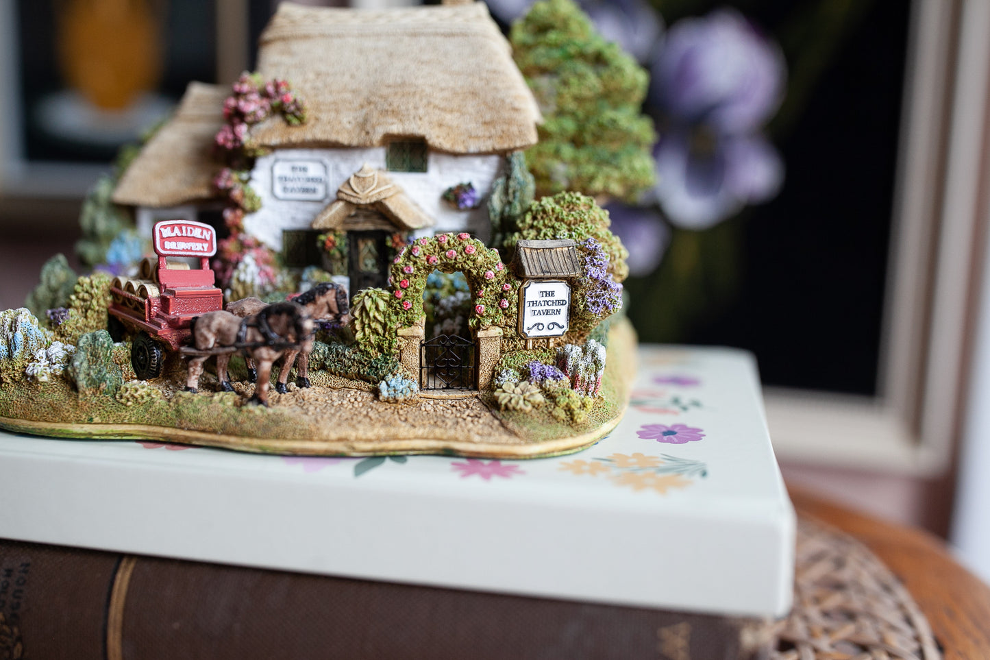 Lilliput Lane House- Roll out the Barrel- The Thatched Tavern