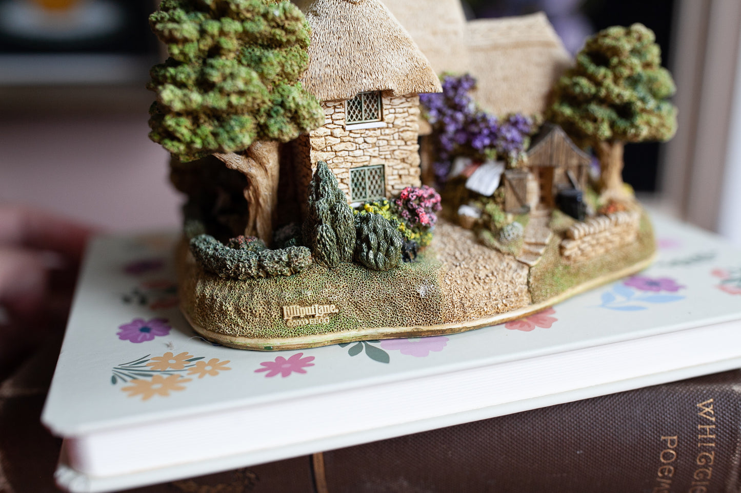 Lilliput Lane House- Roll out the Barrel- The Thatched Tavern