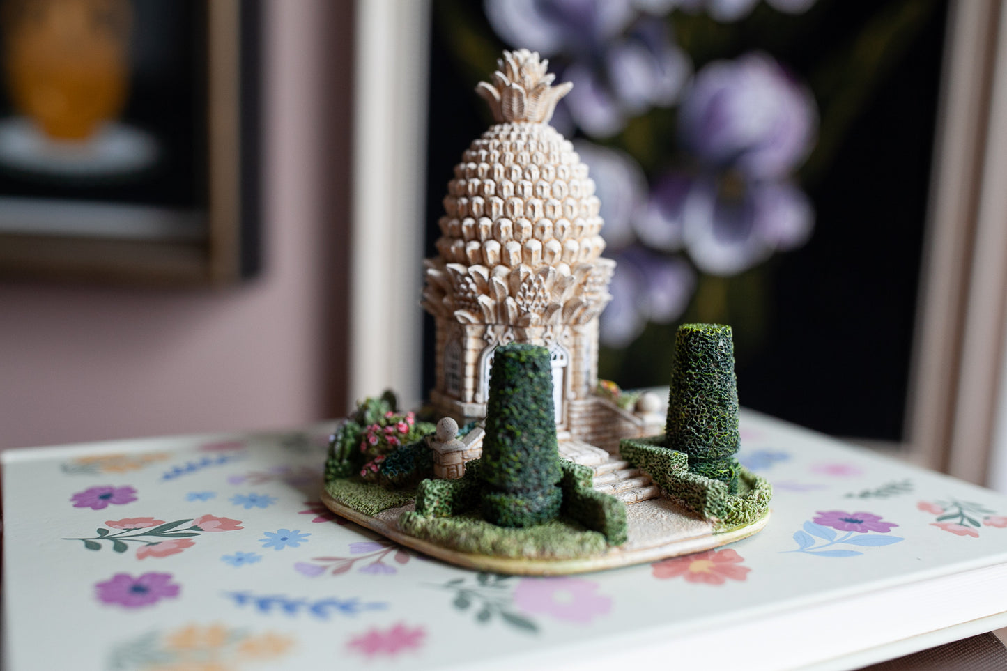 Lilliput Lane- Pineapple House- vintage House-1998