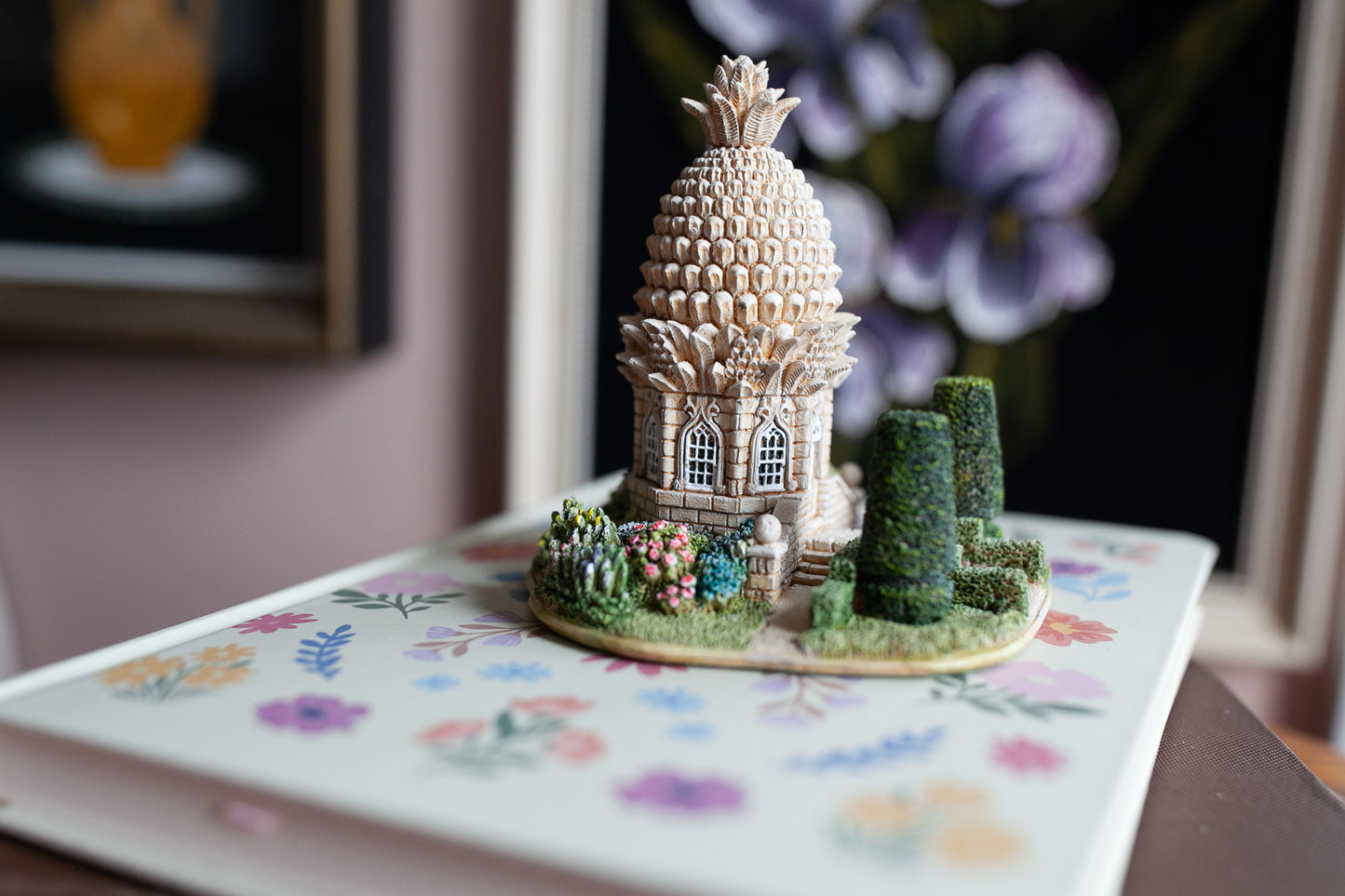 Lilliput Lane- Pineapple House- vintage House-1998