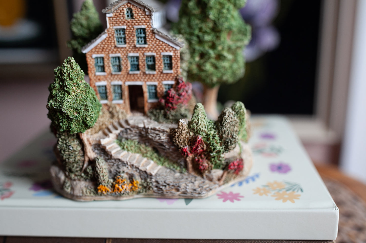 Vintage Lilliput Lane Cottage- Falls Mill -1989