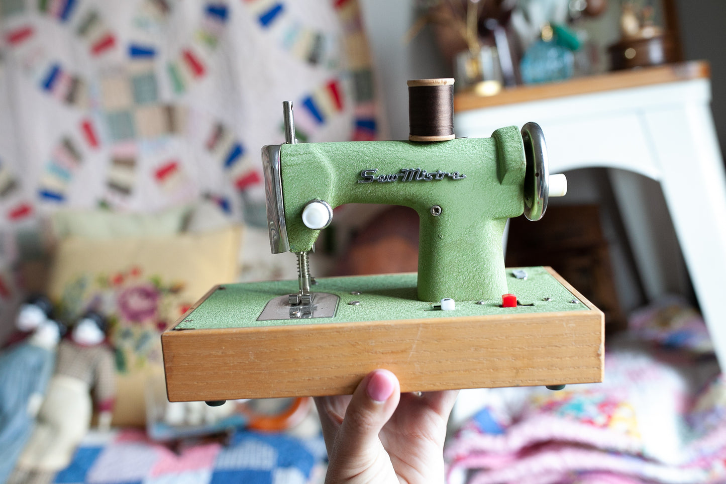 Sew Mistress Vintage Sewing Machine- Childs Sewing Machine - Green Sewing Machine