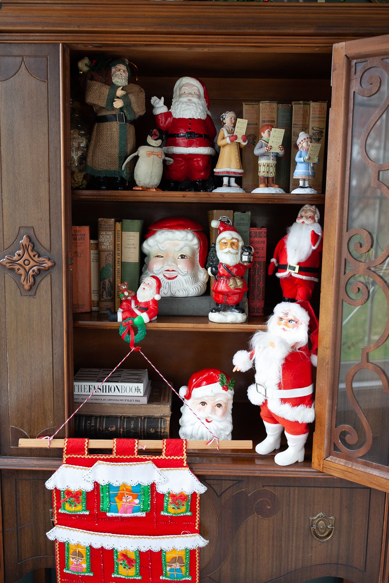 Santa Stocking Hanger-Santa Claus Stocking Hanger Holder Teddy Bear Shelf Sitter Christmas vintage