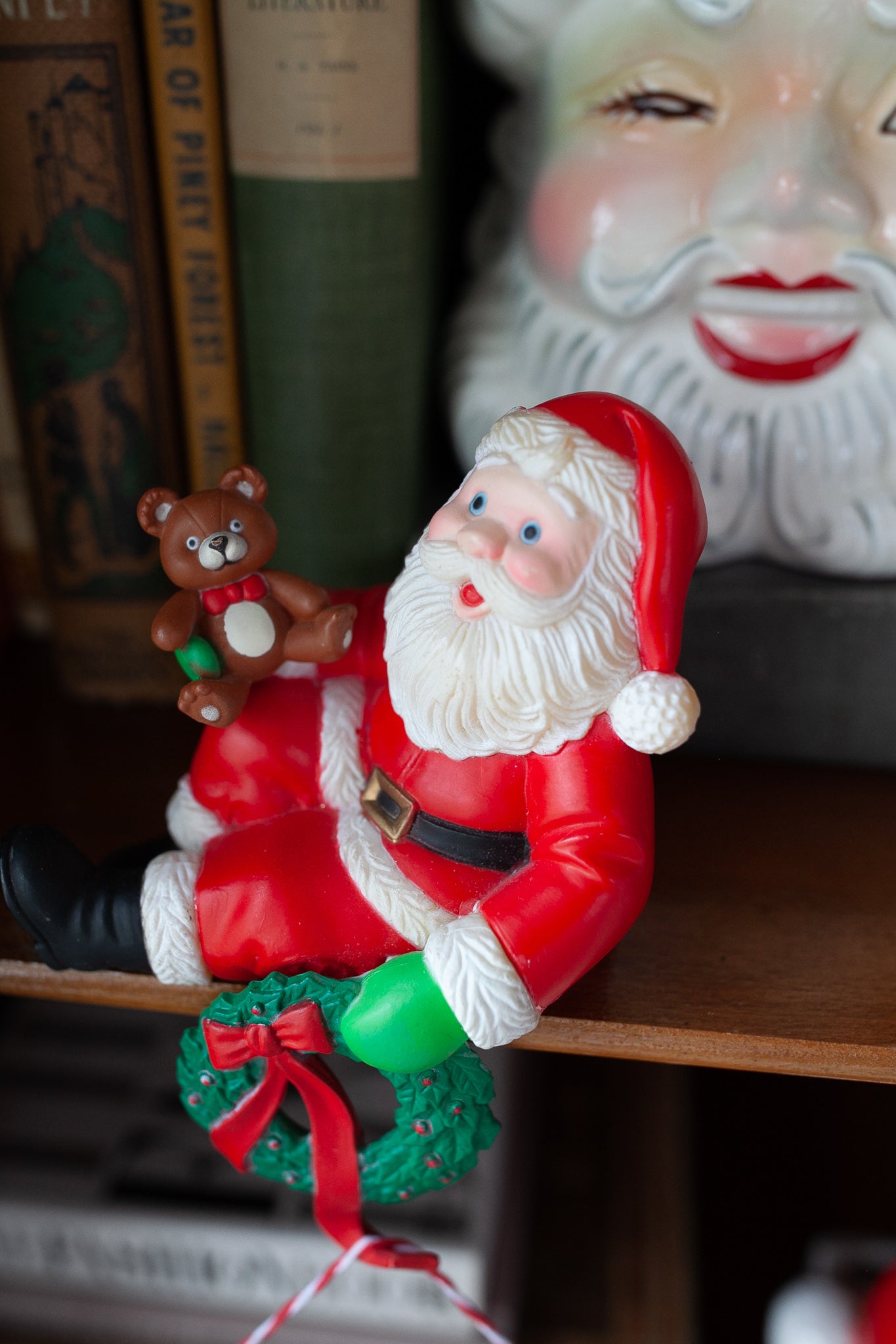 Santa Stocking Hanger-Santa Claus Stocking Hanger Holder Teddy Bear Shelf Sitter Christmas vintage