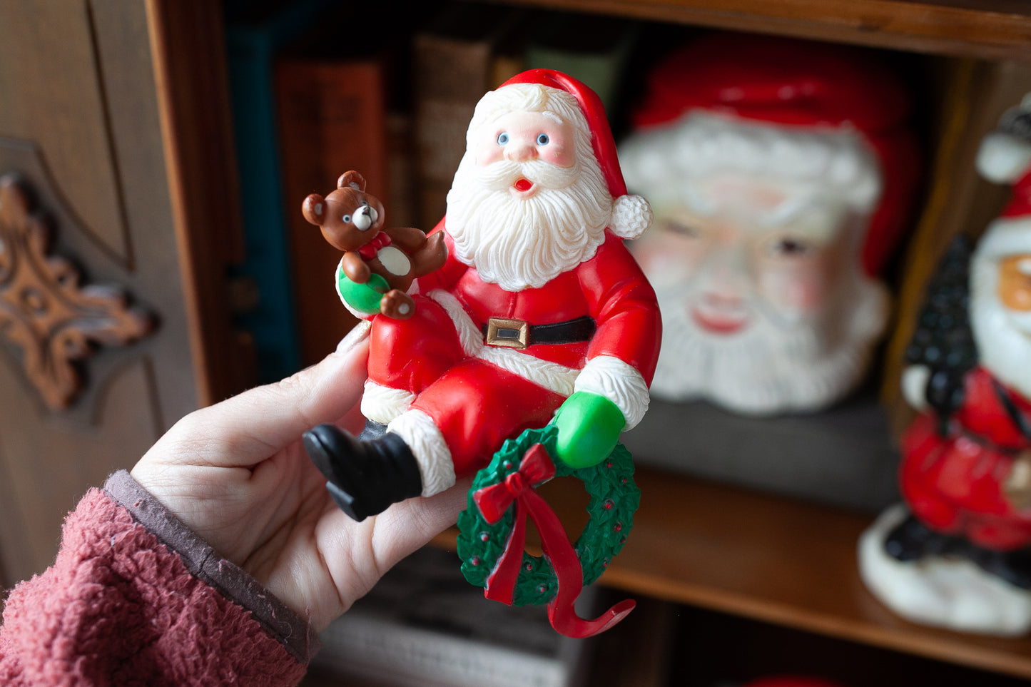 Santa Stocking Hanger-Santa Claus Stocking Hanger Holder Teddy Bear Shelf Sitter Christmas vintage