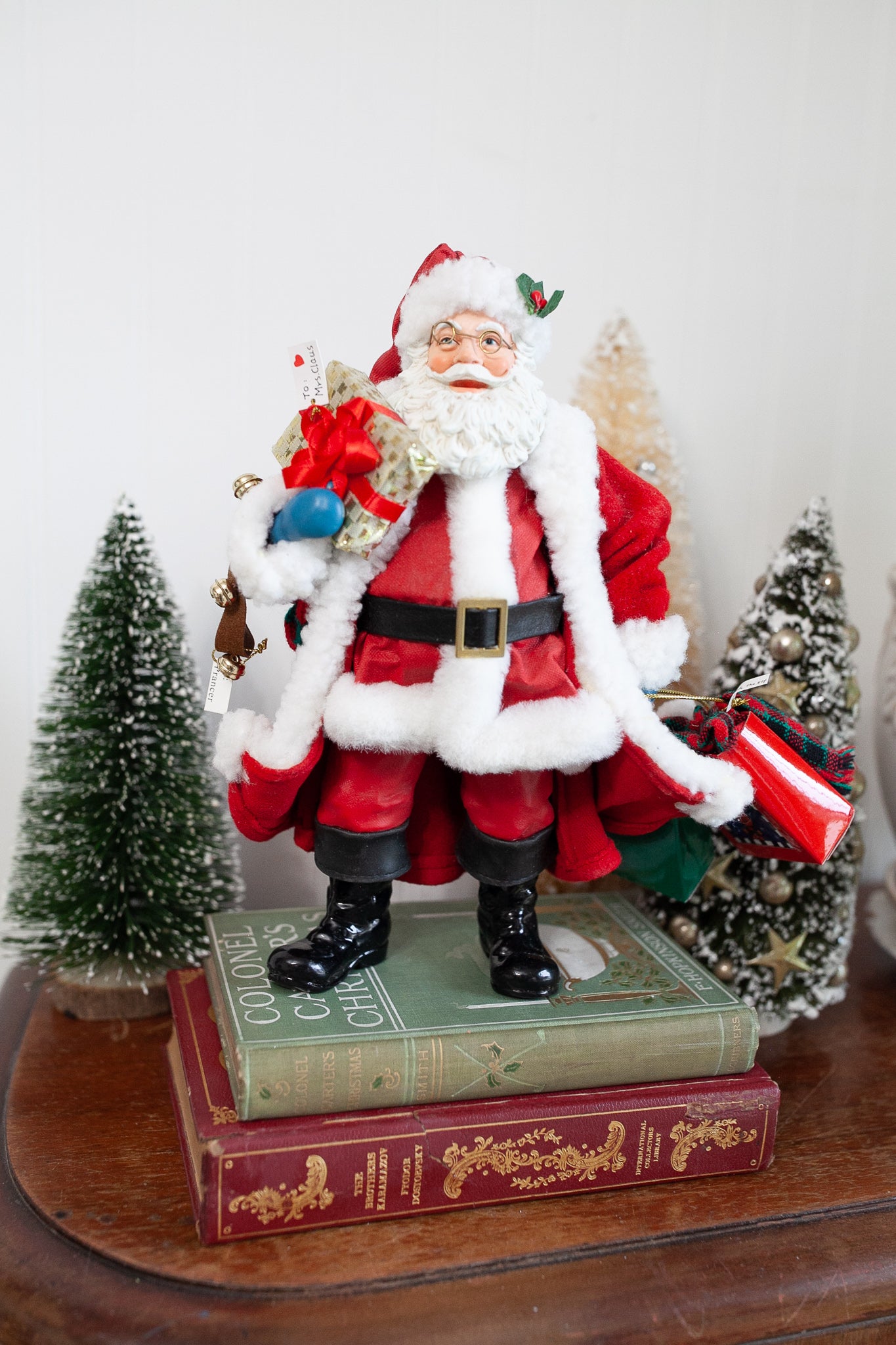 Santa -Possible Dreams Clothtique Loaded with Love Santa Christmas Figurine Decoration