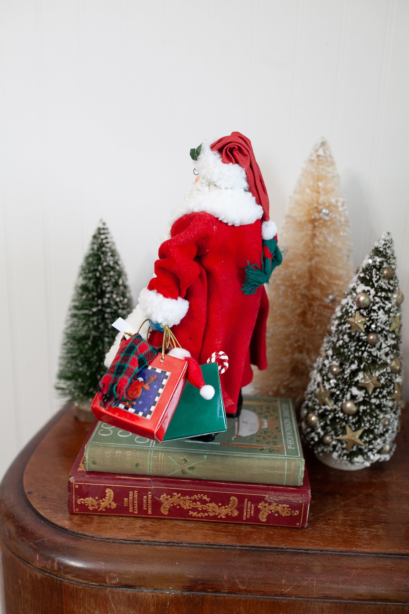 Santa -Possible Dreams Clothtique Loaded with Love Santa Christmas Figurine Decoration