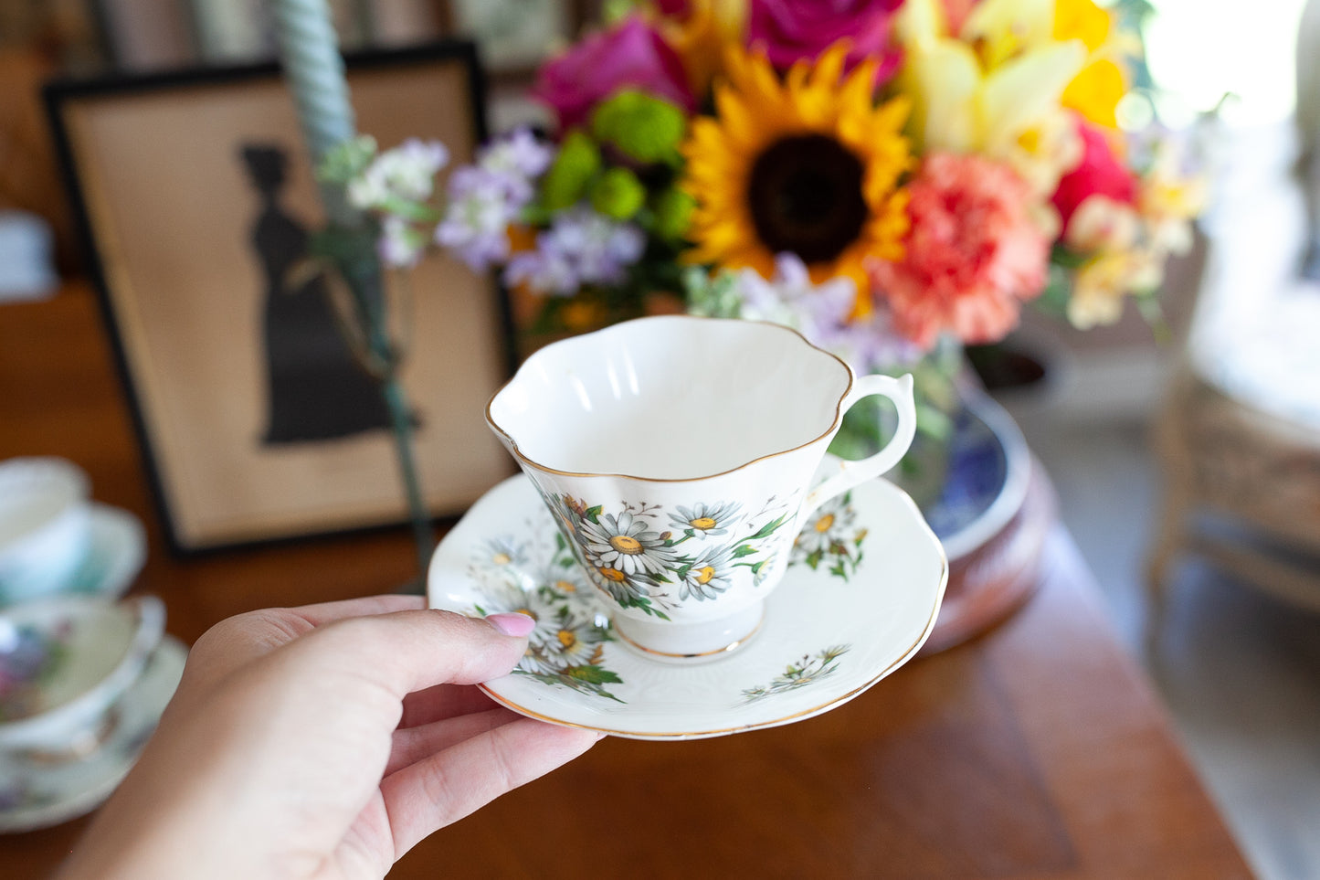 Vintage Teacup - Floral Teacup- Daisy Teacup Queen Anne Bone China England