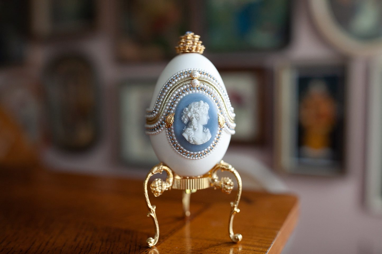 Vintage Cameo Pearl Ostrich Egg Musical Trinket Holder with Stand