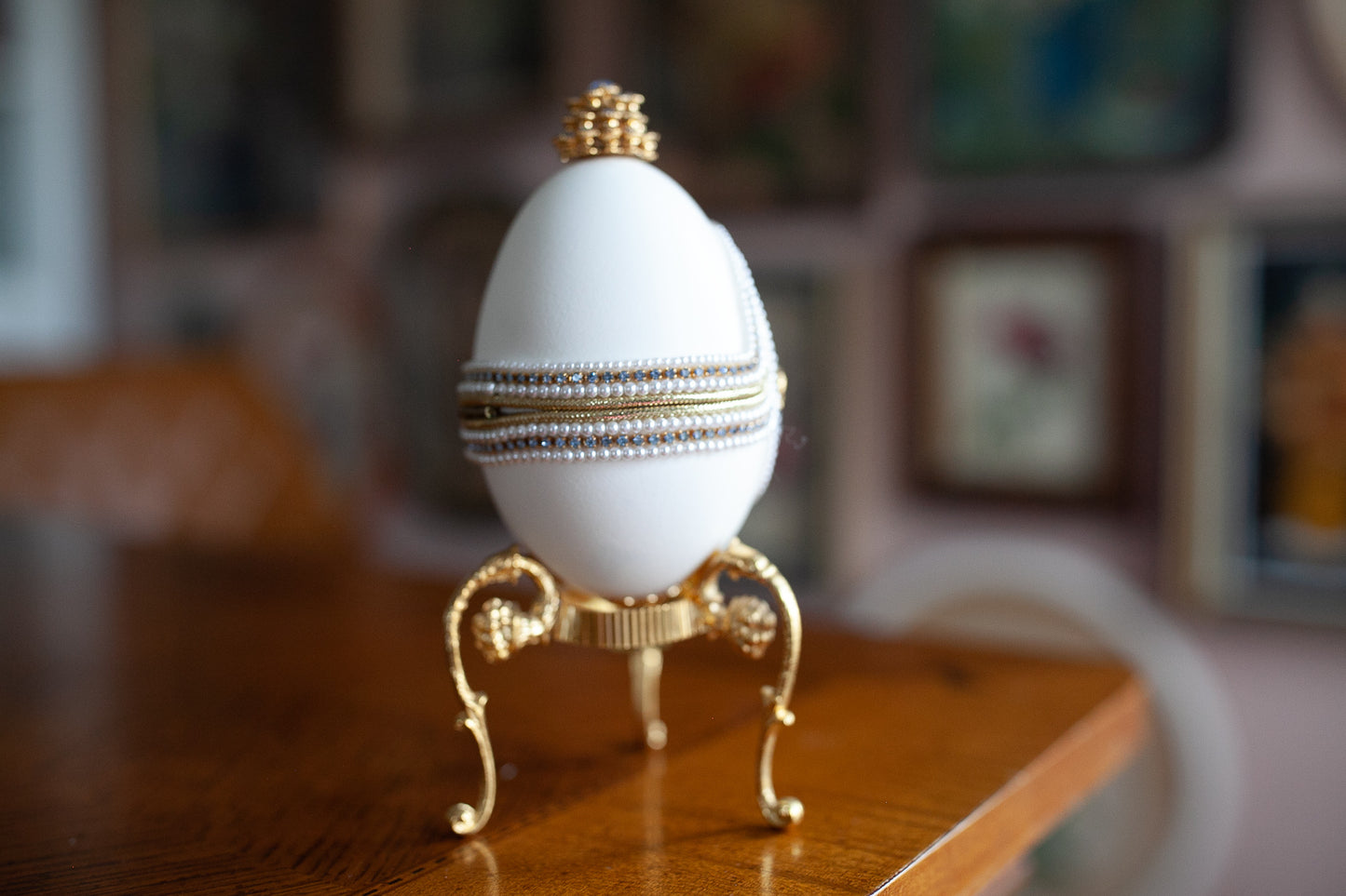 Vintage Cameo Pearl Ostrich Egg Musical Trinket Holder with Stand