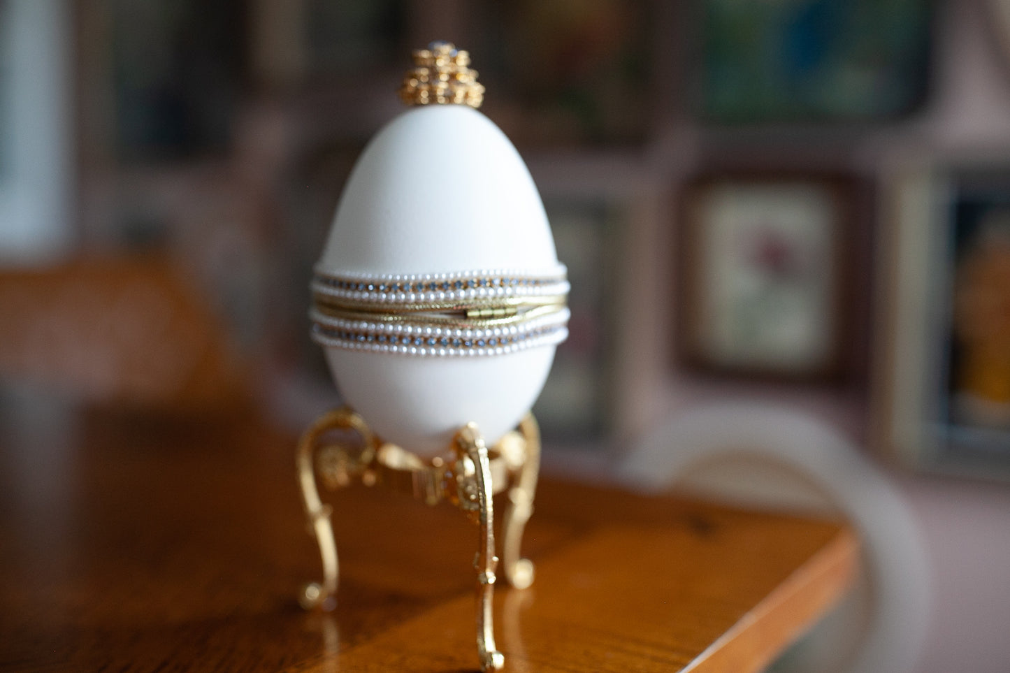 Vintage Cameo Pearl Ostrich Egg Musical Trinket Holder with Stand