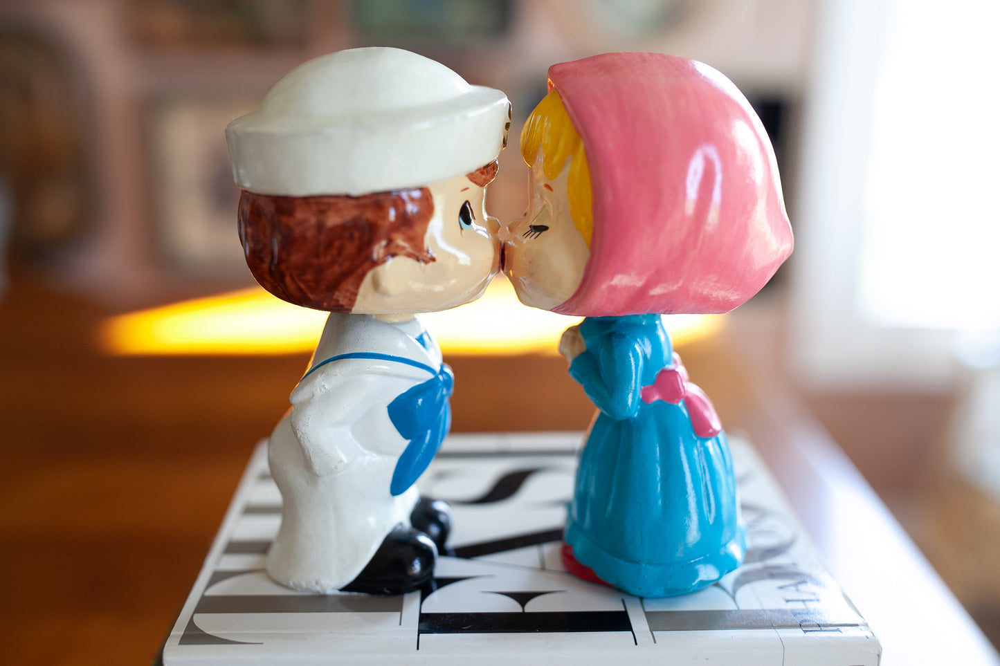 Vintage Sailor & Girl Kissing Magnetic Bobblehead Dolls