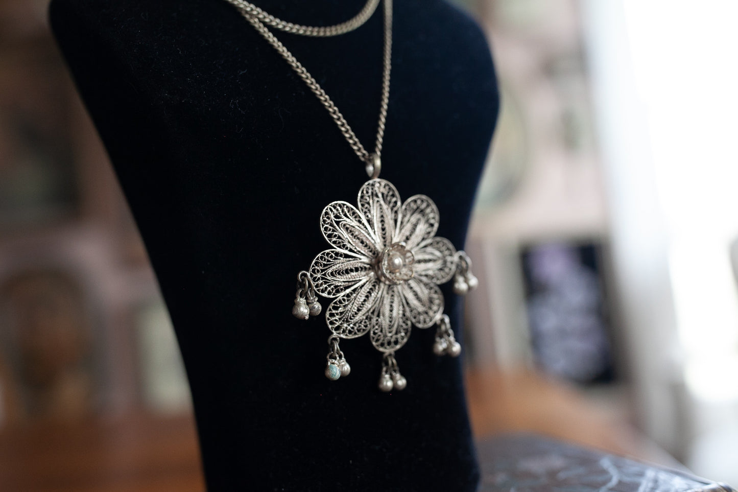 Vintage Necklace - Costume Jewelry -Flower Necklace Silver- Filigree Necklace